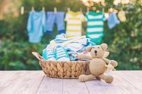 Những lưu ý khi lựa chọn bột giặt cho quần áo của trẻ sơ sinh